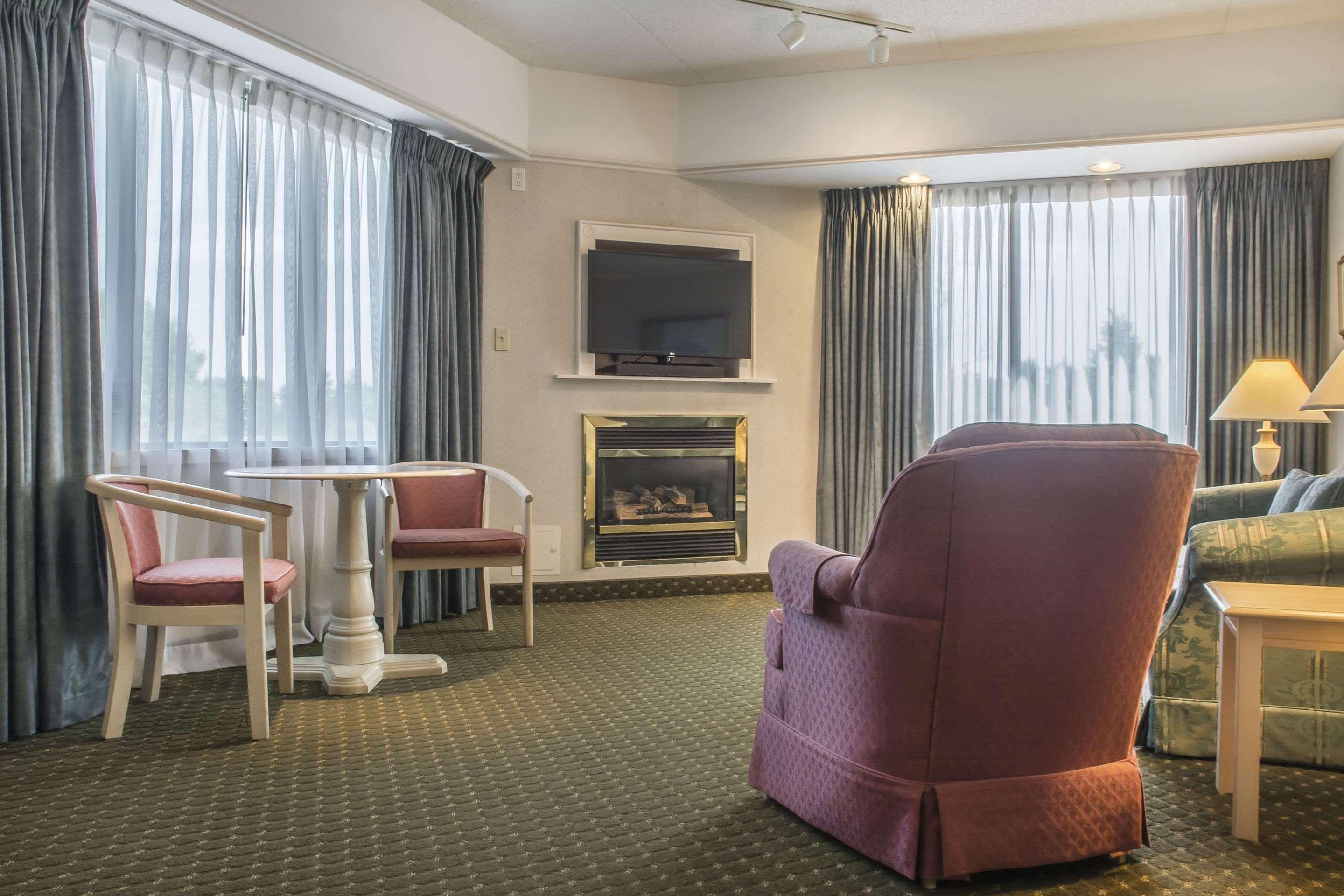 Clarion Hotel & Conference Centre Fort Erie Ngoại thất bức ảnh